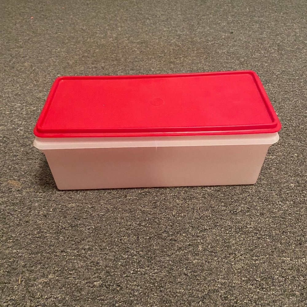 Tupperware Bread Saver